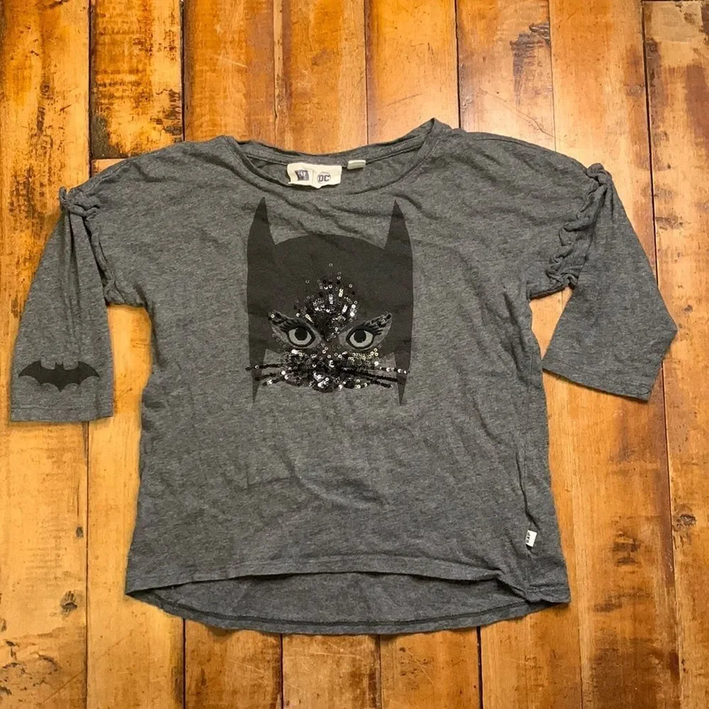 Gap DC Collab Size 6 to 7 bat Girl shirt Cotton Gray shirt Sequins Spring Black